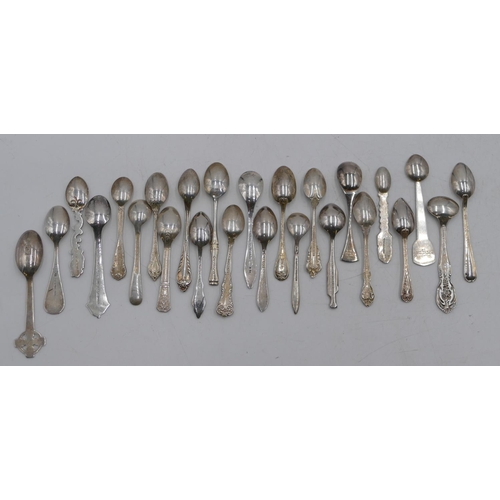 258 - A quantity of 925 silver salt and other spoons (25 pieces) 4.4oz