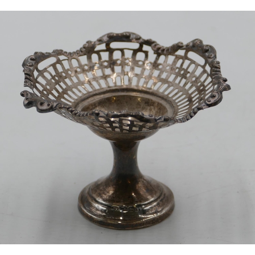 264 - A small Birmingham silver sweetmeat dish with scallop shaped rim with pierced decoration all round o... 