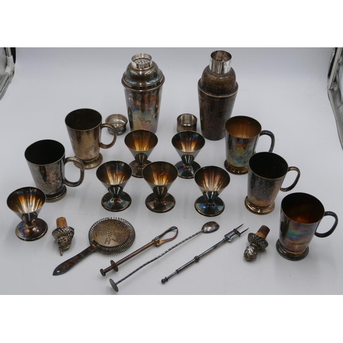 268 - 2 plated cocktail shakers; a set of 6 Floureat trumpet shaped glasses; 4 half pint tankards and a sm... 