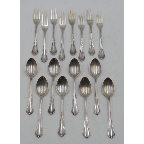 273 - A set of 8 800 silver-coloured metal small forks and 8 matching teaspoons, 11.4 oz gross. (16)