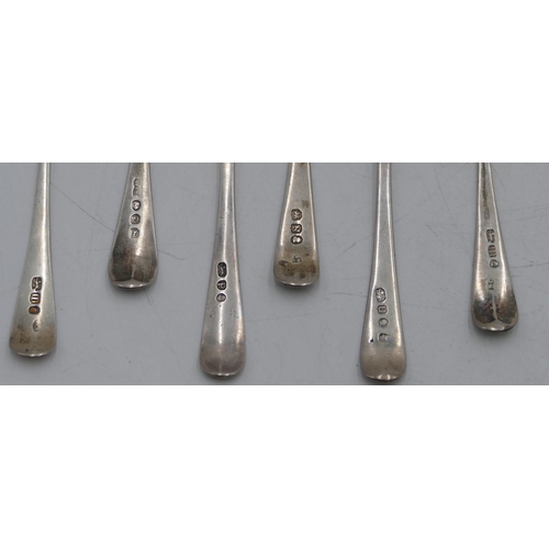 275 - A Harlequin set of 6 George III teaspoons with bright cut decoration, 2.5oz.