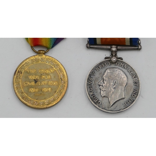 319 - A pair of WWI military medals 