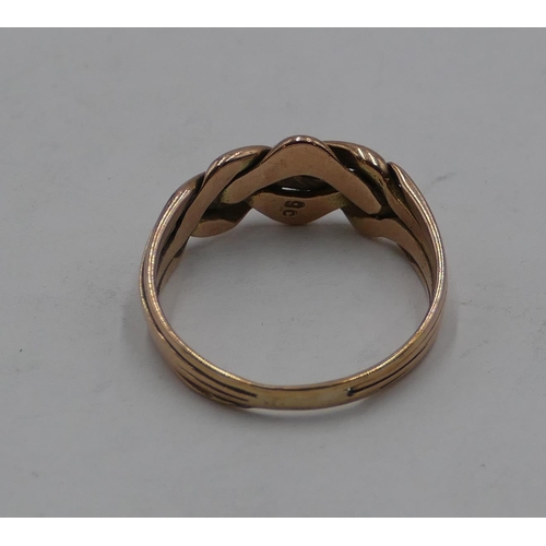 419 - A 9ct gold twist knot shaped ring, size U, 4.1 grams.