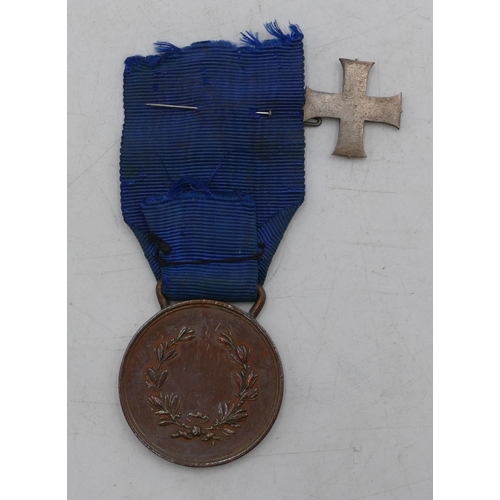 474 - WWI Italian AL VALORE MILITARE medal with ribbon and a small cross medal 