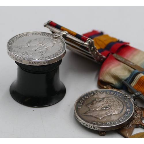 492 - A bar of 7 Victorian and WWI medals, South AFrica medal with CAPE COLONY, ORANGE FREE STATE, TRANSVA... 