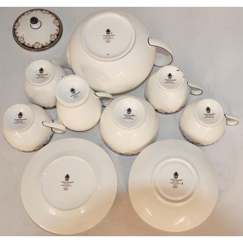 68 - A Wedgewood Medici part tea service, 1 teapot, milk jug, sugar bowl, 4 cups, 6 saucers, 6 side plate... 