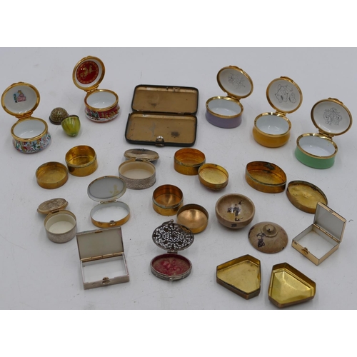 730 - 3 Crummles oval enamelled pill boxes with hinged lids, 2 Halcyon Days enamelled circular pill boxes ... 