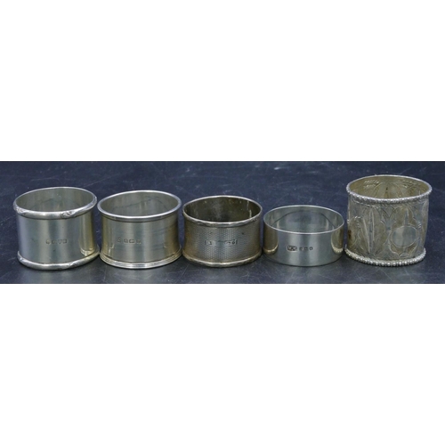 306 - 5 various round silver napkin rings, 3.4oz. (5)