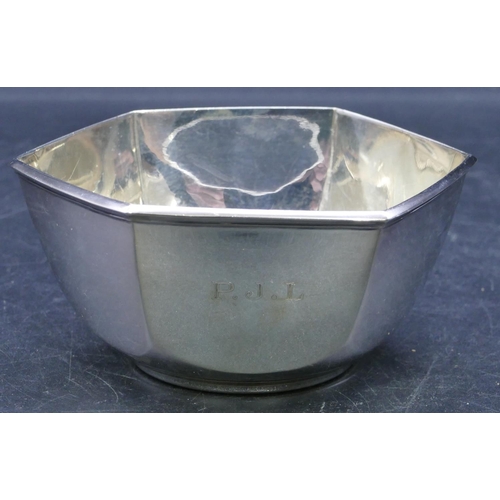 321 - A Sheffield silver hexagonal shaped sugar bowl, makers mark HA, 5.2oz.