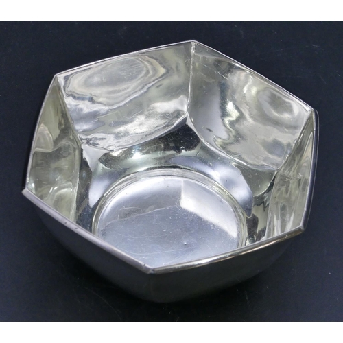 321 - A Sheffield silver hexagonal shaped sugar bowl, makers mark HA, 5.2oz.