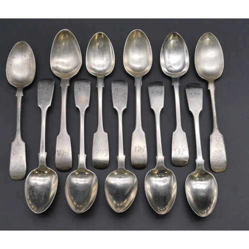 352 - A Harlequin set of 11 London and Exeter teaspoons, 7oz.