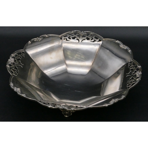 397 - A George VI round scallop shaped bowl with  part pierced rim, 21.5cm diameter, 11oz.