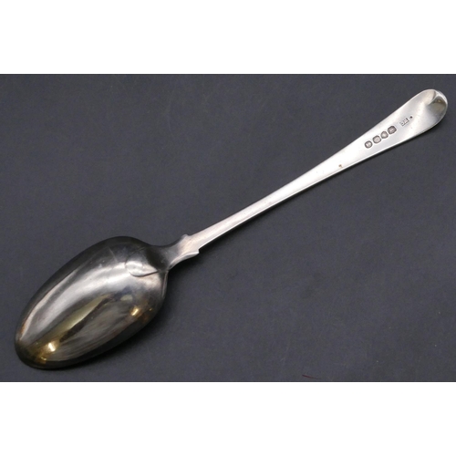 402 - A George IV silver tablespoon, London 1828, makers mark W.C., 1.8oz.