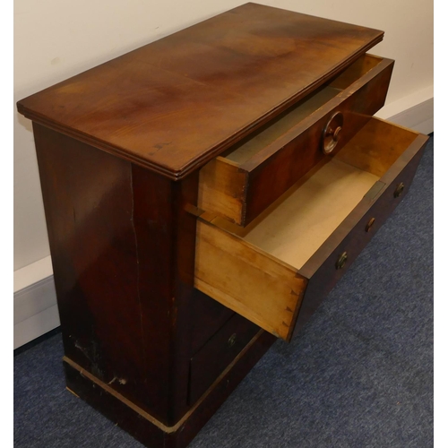 747 - A small 19th Century mahogany straight front chest of drawers with 4 long graduated drawers, drop br... 