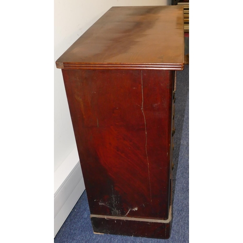 747 - A small 19th Century mahogany straight front chest of drawers with 4 long graduated drawers, drop br... 