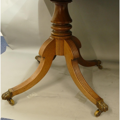 767 - A 19th Century mahogany double pedestal dining table with reeded rim, 1 extra leaf (leaf cracked), o... 