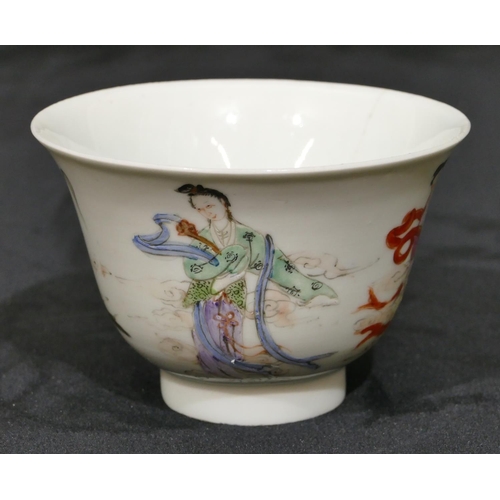 144 - A Kangxi style round trumpet shaped bowl with multi-coloured figure decoration, 10cm diameter, 7cm h... 