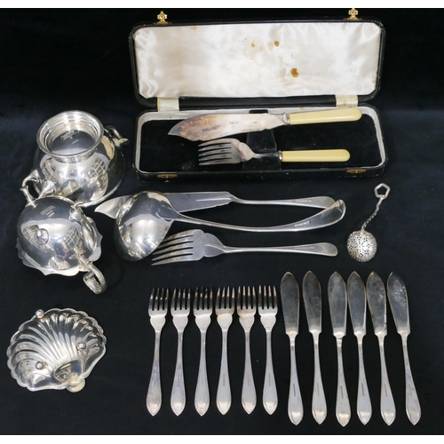 250 - A silver plated shell shaped dish, a plated soup ladle, a pair of plate fish servers, 6 plated fish ... 