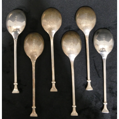 256 - A set of 6 Birmingham silver Seal topped teaspoons in fitted leather case, 1.8oz