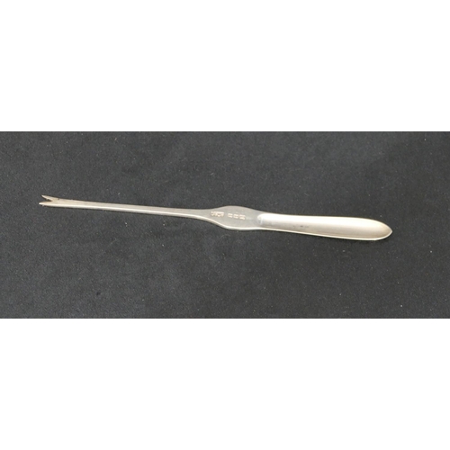 268 - A Victorian London silver marrow scoop, London 1862, maker's mark F.S. Ltd