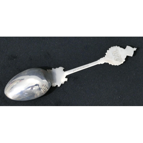 272 - A silver coloured metal Coronation spoon with gilt bowl in fitted red leather case (unmarked)