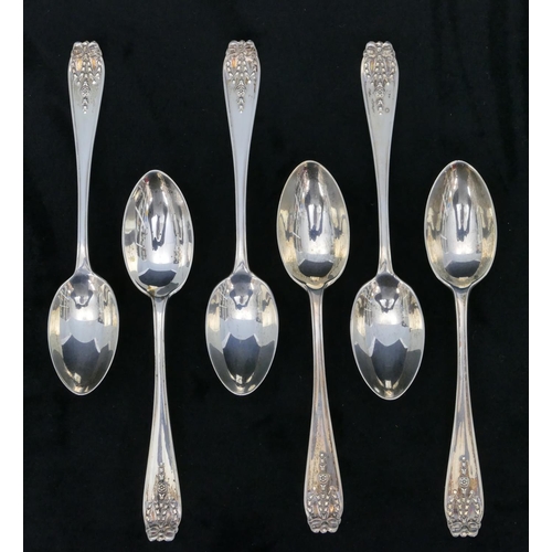 288 - A set of 6 London silver teaspoons, maker's mark D.F, in fitted leather case, 2oz