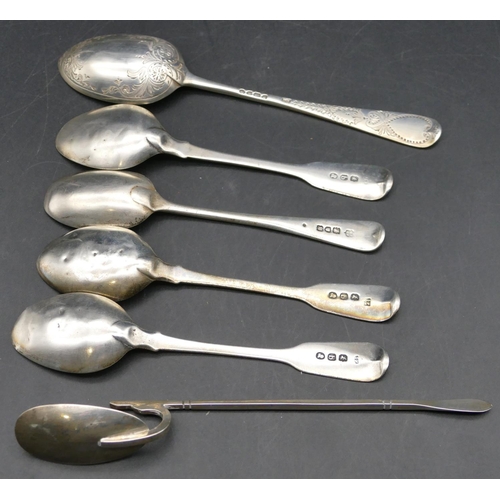 333 - A London silver spoon, a Victorian silver child's spoon with engraved handle and 4 various odd silve... 