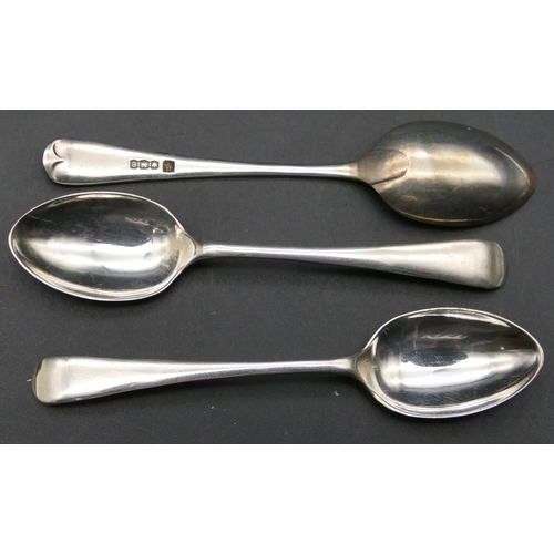 366 - A set of 6 Sheffield silver teaspoons, cased, 2.3oz