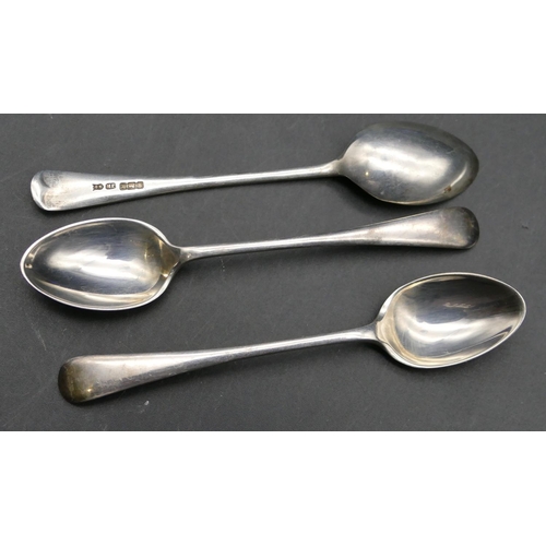 368 - A set of 6 Sheffield silver teaspoons in fitted black leather case, 2.6oz