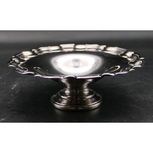 376 - A modern London 925 silver round scallop shaped sweetmeat dish on splayed foot, 12.5cm wide, 3.4oz