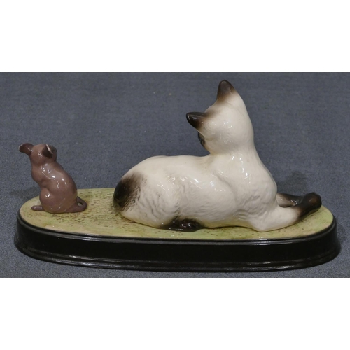 38 - A Beswick group of cat and mouse 