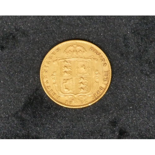 433 - A Victorian shield back gold half sovereign, 1892, 4 grams