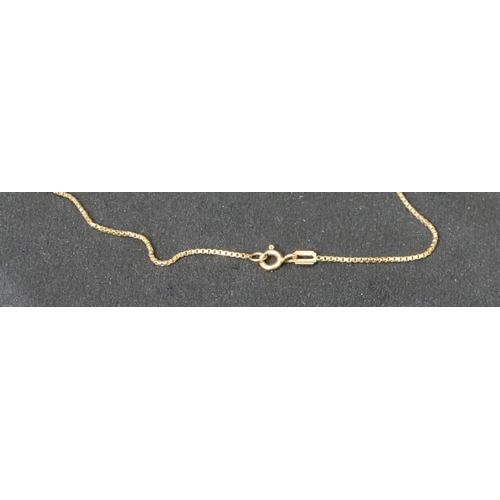 470 - A 9ct gold thin boxed link chain, 49cm long, 2.6 grams