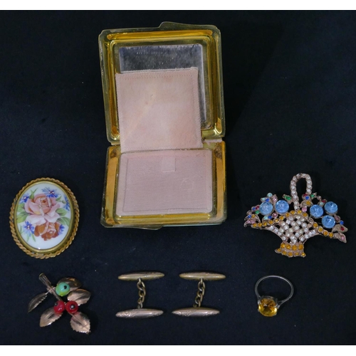 525 - An Art Deco style pale green compact, a pair of gentleman's gold covered cufflinks, 3 brooches and a... 