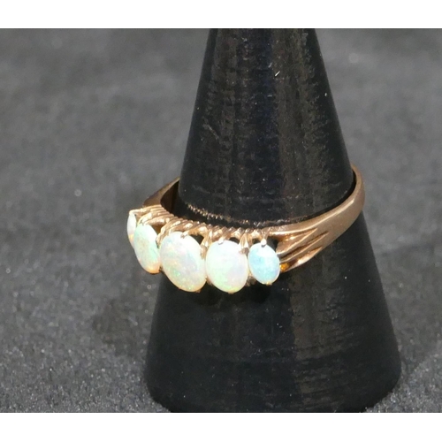 541 - A gold 5 stone opal ladies ring, size P/Q, 2.2 grams gross.