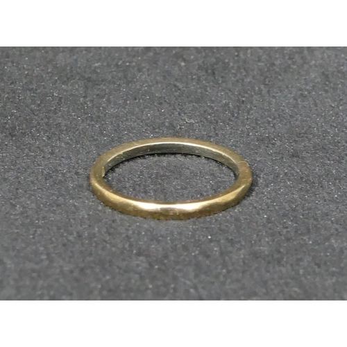 552 - An 18ct gold wedding ring, size L, 2.1 grams.