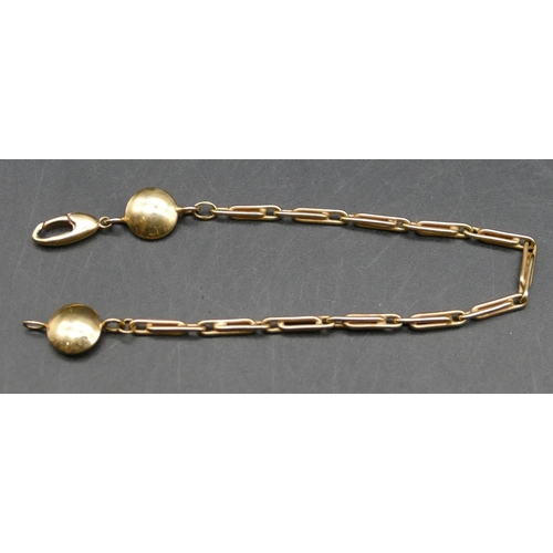 576 - A 9ct gold long linked bracelet, 17.5cm long, 5.2 grams.