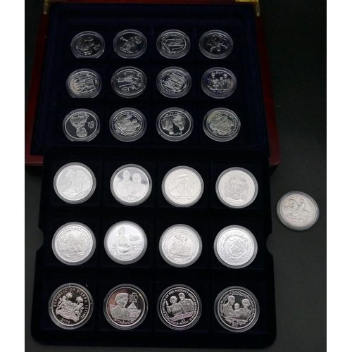 609 - 25 silver proof crowns 