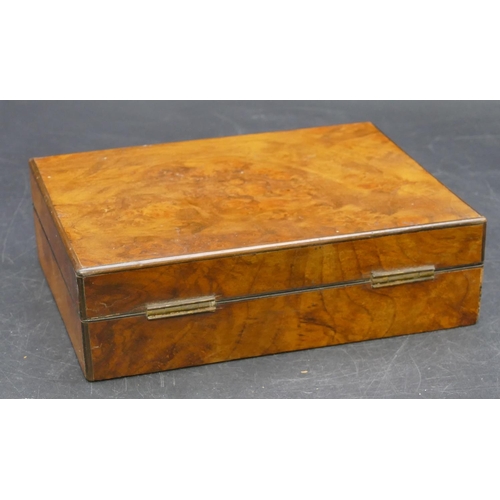 686 - A burr walnut rectangular shaped box with hinged lid (lock in need of restoration), 16.5cm wide