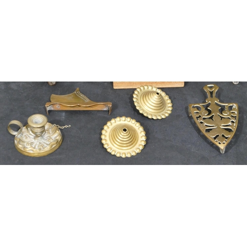 705 - 3 brass hot iron stands, a small brass chamber carry stick, a brass model of a shoe, 2 horse brasses... 