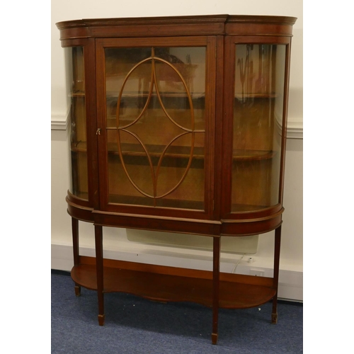 806 - An Edwardian straight front display cabinet with allover inlaid banding and stringing, centre astric... 