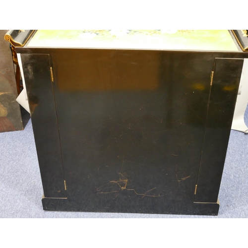 814 - A good quality reproduction Oriental lacquered cocktail cabinet on gilt and black ground with allove... 