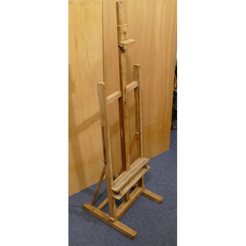 818 - An artist's collapsible easel, 1.47cm high, 51.5cm wide, 56cm deep