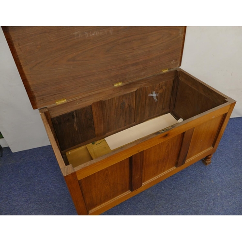 824 - A heavy camphor dower chest with triple panelled front, hinged top, on short barley twist legs, 113c... 