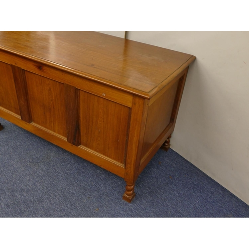 824 - A heavy camphor dower chest with triple panelled front, hinged top, on short barley twist legs, 113c... 