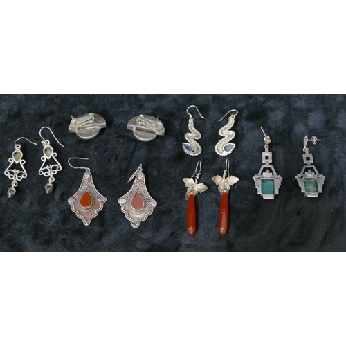 401 - A pair of 925 silver and amber style earrings, 5 other pairs of silver earrings (12)