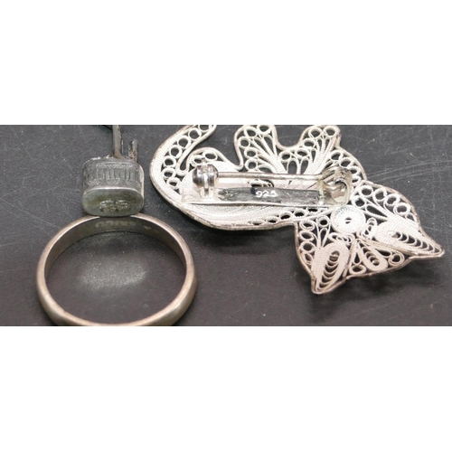 419 - A 925 silver Art Deco style dress ring, a silver wedding ring, 3 charms and 2 brooches (7)