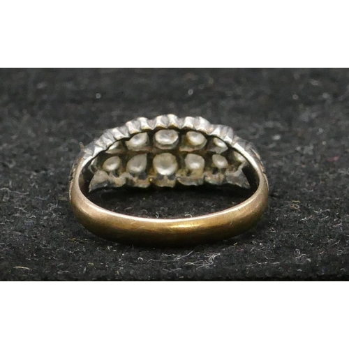 467 - An 18ct gold 19th Century ladies diamond cluster ring set with 2 rows of diamonds (12 in total), siz... 