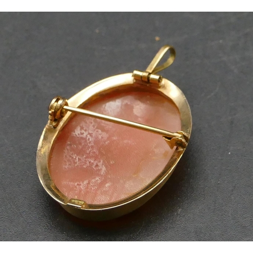 477 - An 18ct gold oval cameo pendant/brooch depicting 3 Graces, 3cm high, 3.8 grams gross.