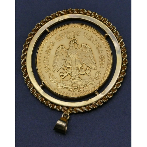 505 - A Mexican 50 pesos gold commemorative coin 1821-1947 in high ct gold removable pendant, 5.2 cm wide ... 